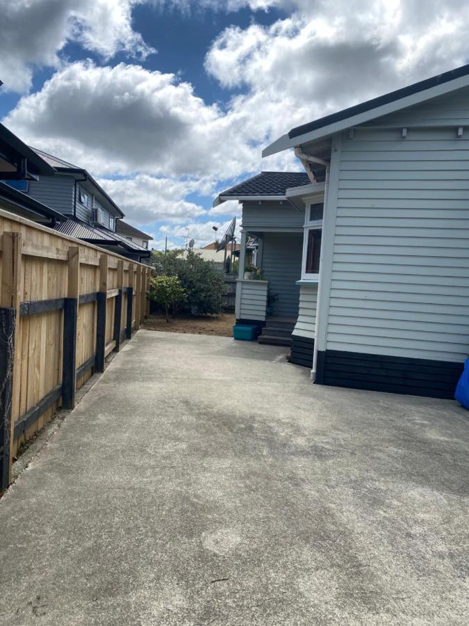 Knights Rd Beauty Villa Lower Hutt Exterior photo